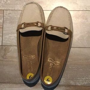 Comfortable shoes almost new